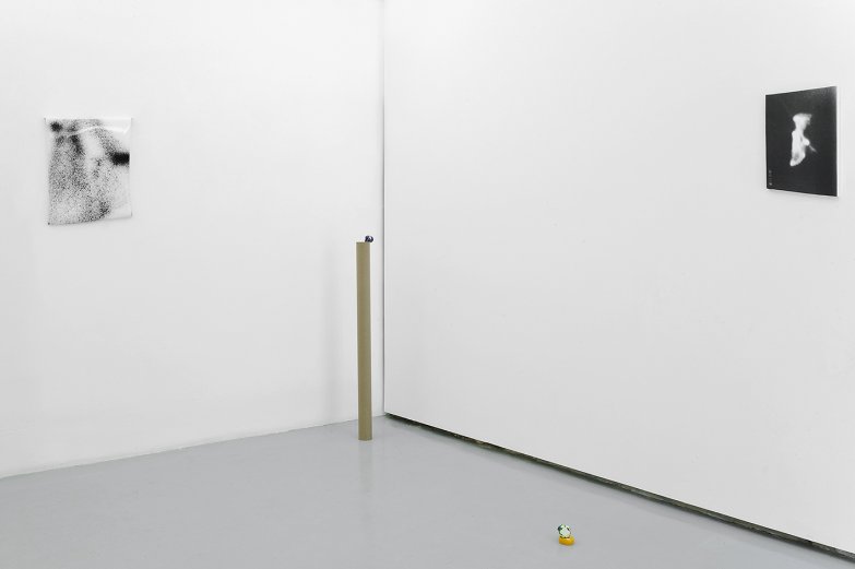 Vista de la exposición Principio de Incertidumbre en Galería The Goma, Madrid, 2014.